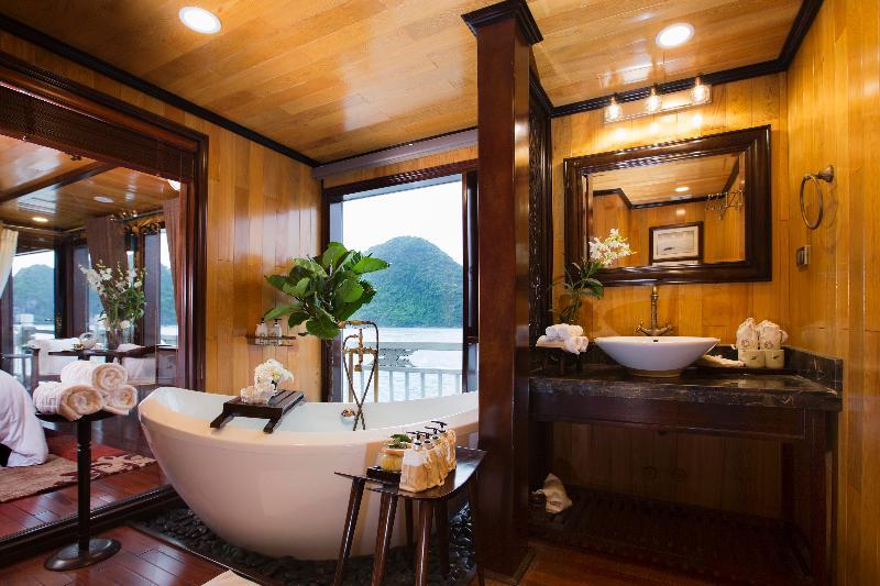 Hera Cruises Khách sạn