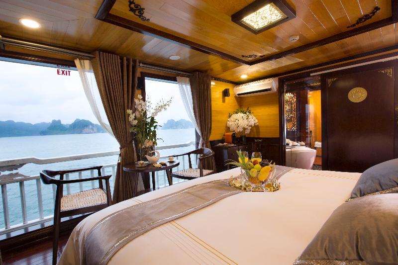 Khách sạn Hera Cruises 3*