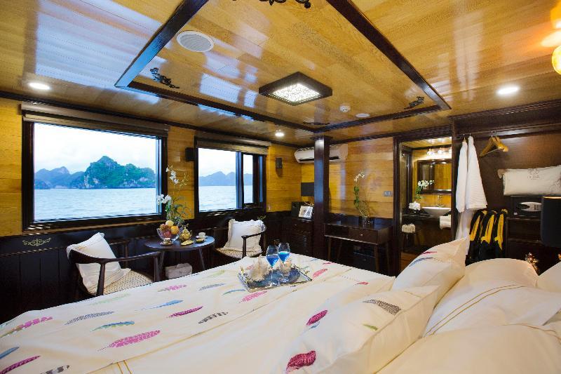 Hera Cruises 3*