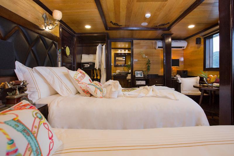 Hera Cruises 3*
