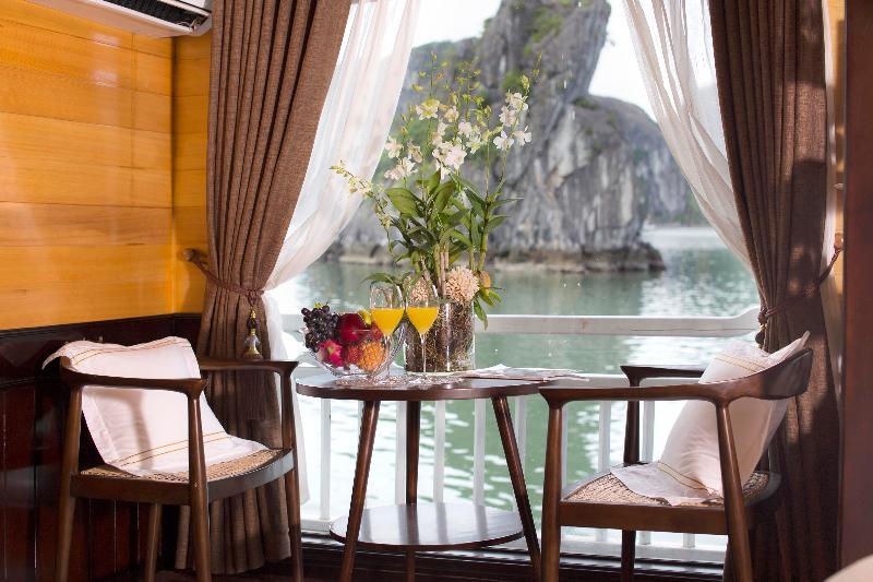 Hera Cruises 3*
